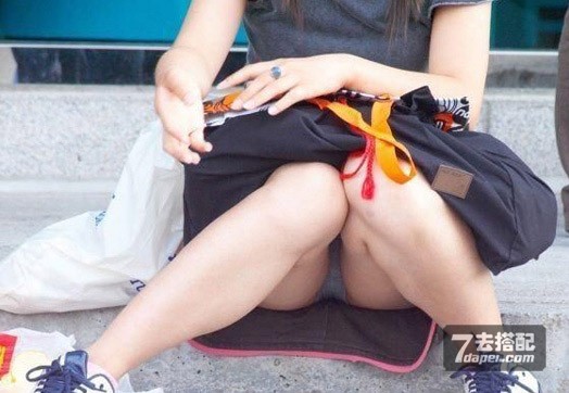 偷拍,走光多张经典瞬间!狼友闪开