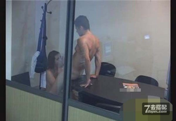 干柴烈火的激情瞬间偷拍