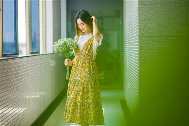 流氓女神 每天上班挑逗我还要通过各种办法向老婆告状