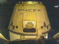 SpaceX飞船返航：带回1.8吨“太空特产”