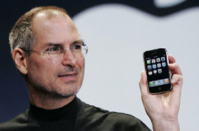 苹果：当年为了iPhone 把公司的命都赌上了