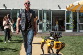 波士顿动力机器狗再次曝光 亚马逊创始人遛它散步