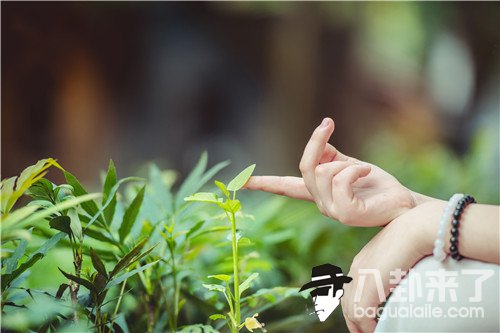 重遇初恋情人，他却利用我的善良伤害我