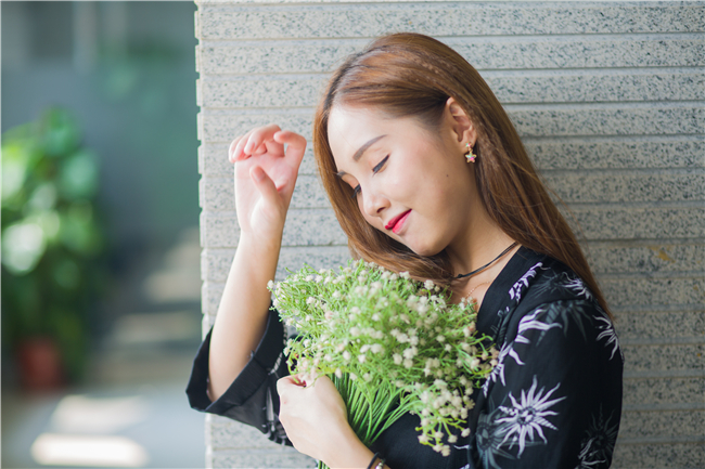 朋友的姐姐是妖精 老公爱上老女人狠心将我抛弃