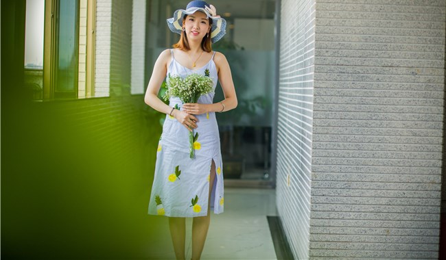 夫人们的香裙 外面的野女人教会我霸王硬上弓