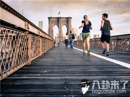 收入差距太大 我实在见不惯女友趾高气昂的样子