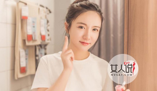 老师把我变成妹了 狭小的课室里他趁我不注意从后面进入