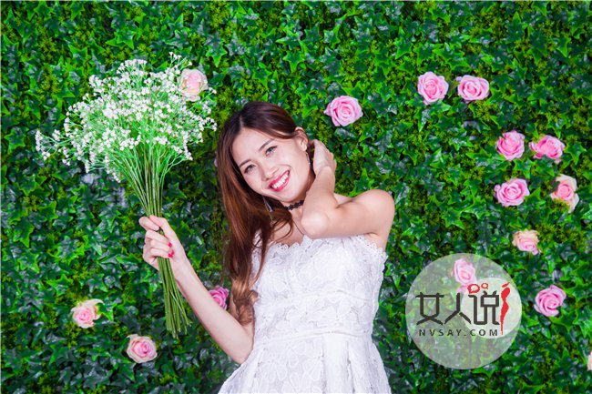我与母亲 车厢激情男女让我俩按捺不住