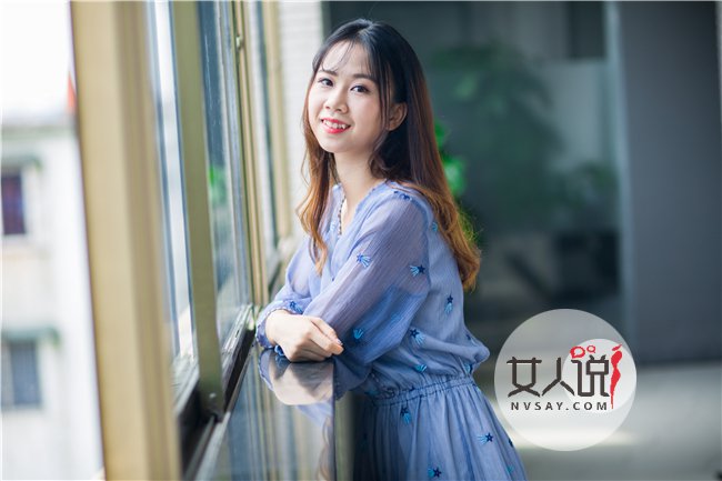 大胸妹子的放荡 那晚我情迷她的沟壑